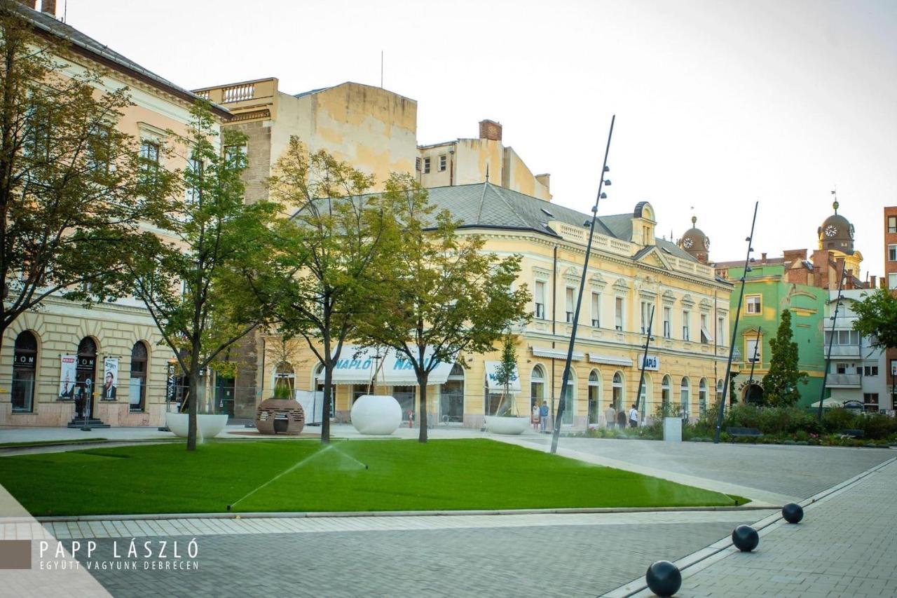 Ruben Apartman City Center Debrecen Exterior foto
